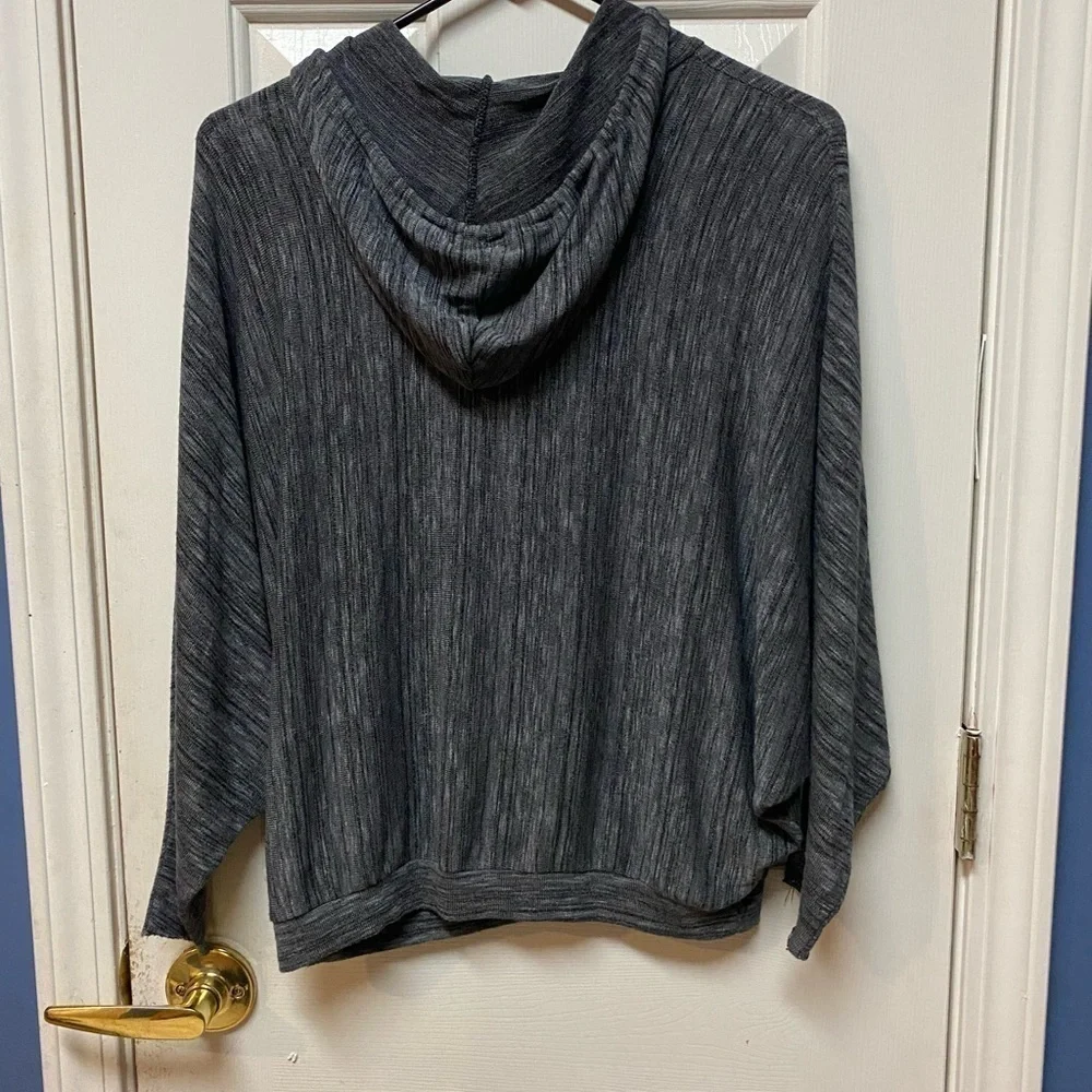 Love Culture Woman's Teens Sizes S Long Dolman Sleeves Hoodie Gray Crop top